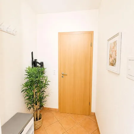 Grosses & Vollausgestattetes Mit Balkon *